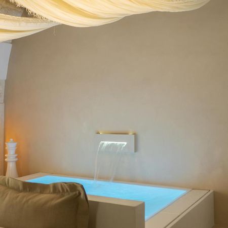 Eurydice Suite With Infinity Jacuzzi Остуни Екстериор снимка