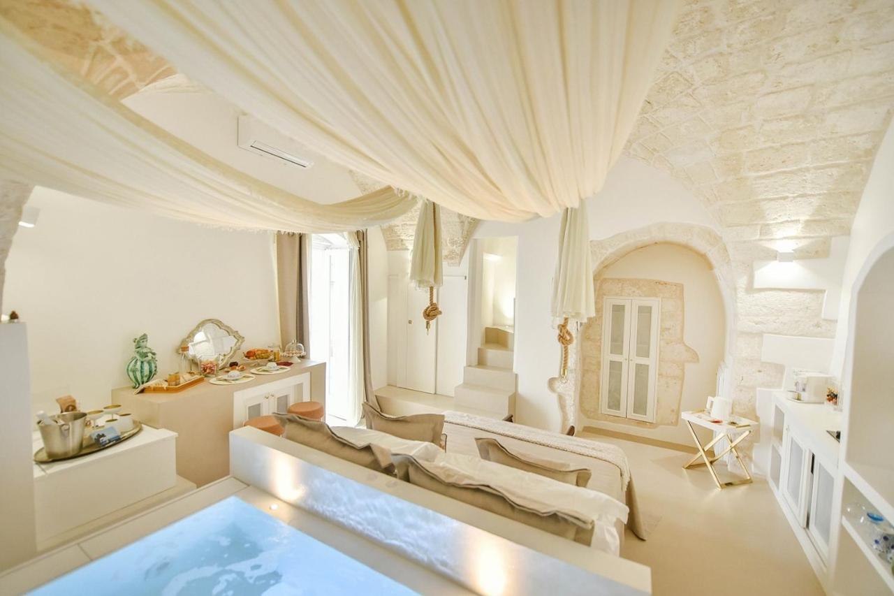 Eurydice Suite With Infinity Jacuzzi Остуни Екстериор снимка