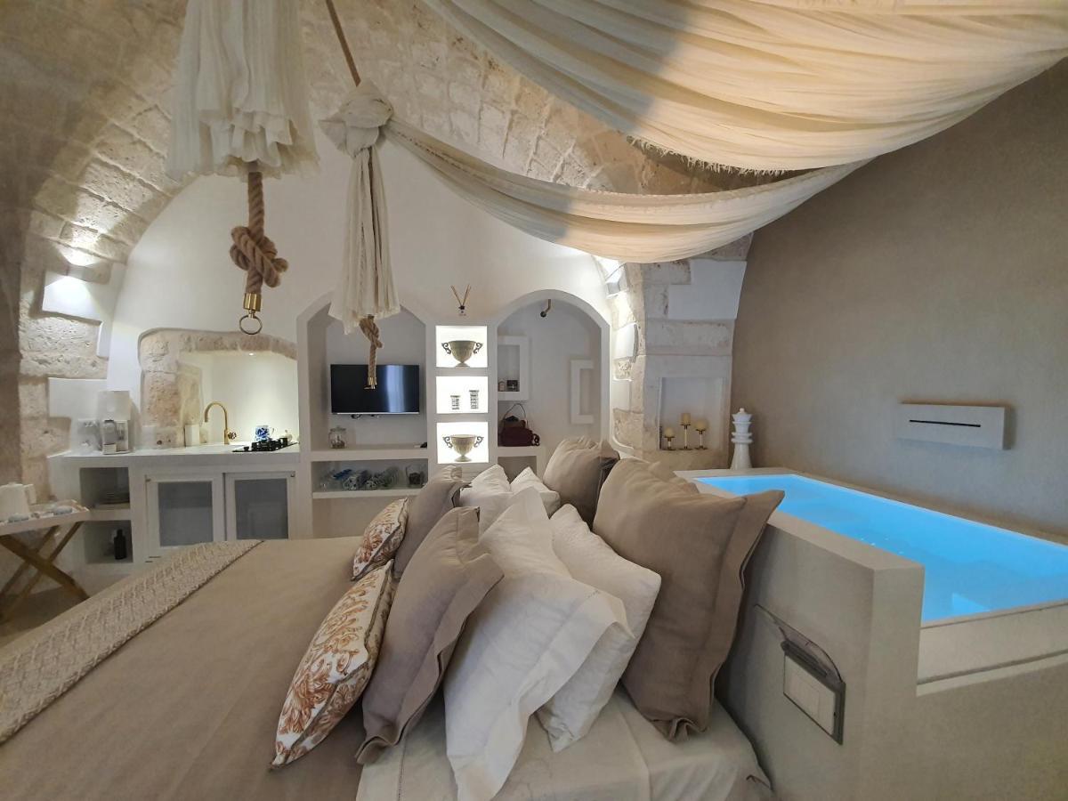 Eurydice Suite With Infinity Jacuzzi Остуни Екстериор снимка