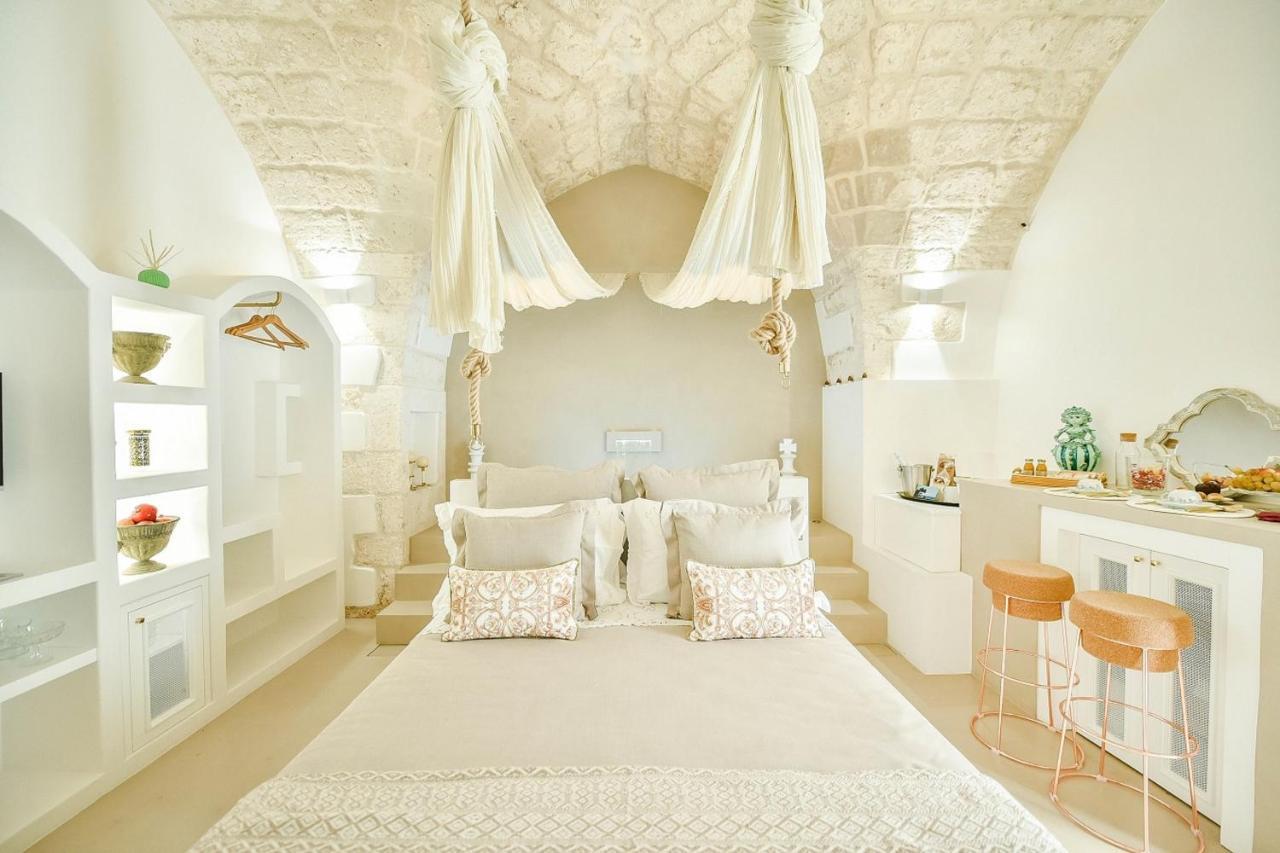 Eurydice Suite With Infinity Jacuzzi Остуни Екстериор снимка
