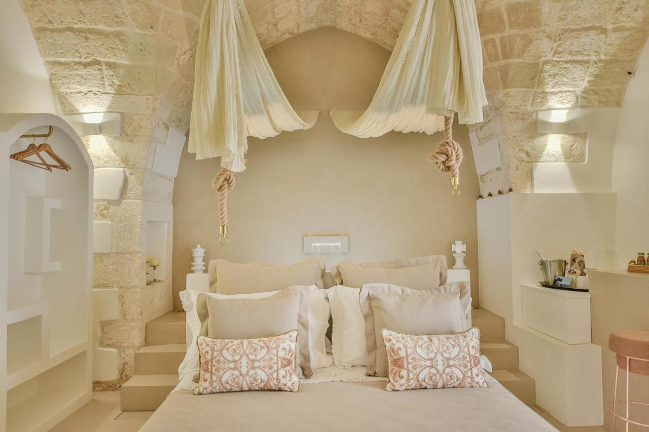Eurydice Suite With Infinity Jacuzzi Остуни Екстериор снимка