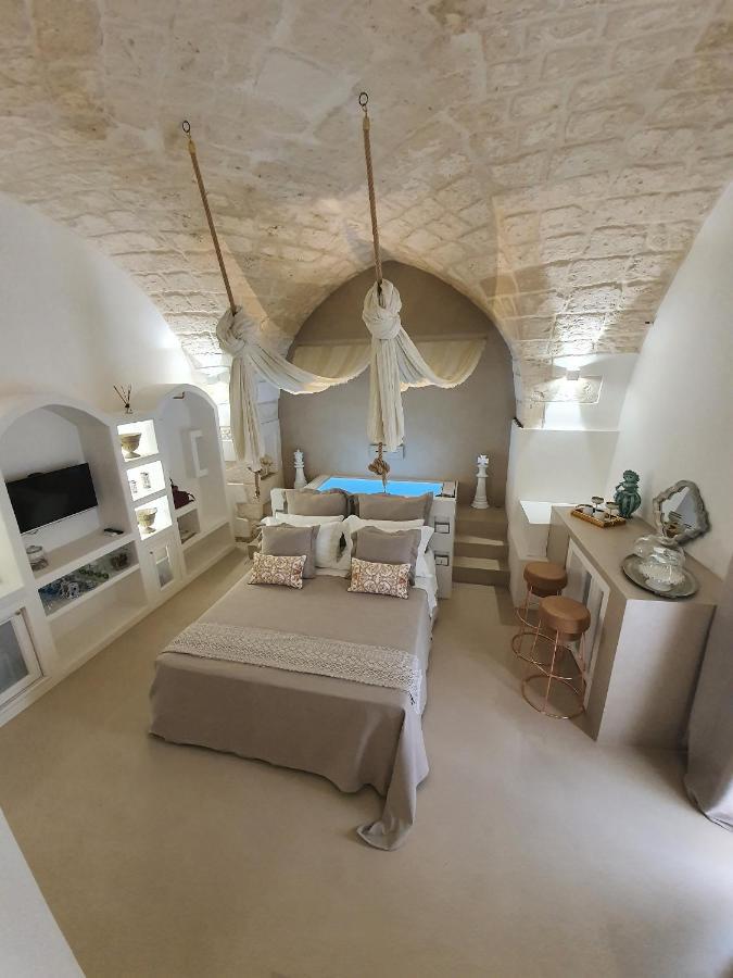 Eurydice Suite With Infinity Jacuzzi Остуни Екстериор снимка