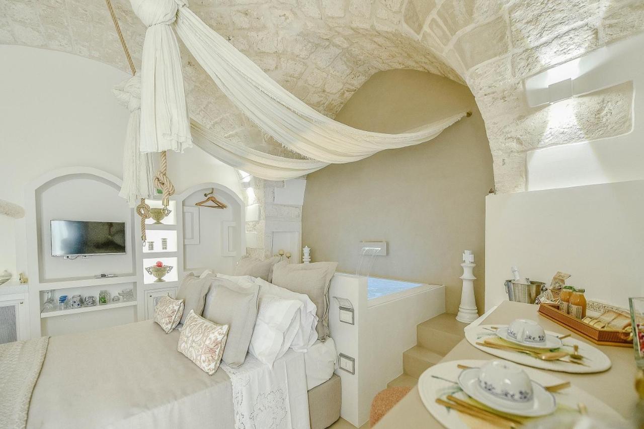 Eurydice Suite With Infinity Jacuzzi Остуни Екстериор снимка