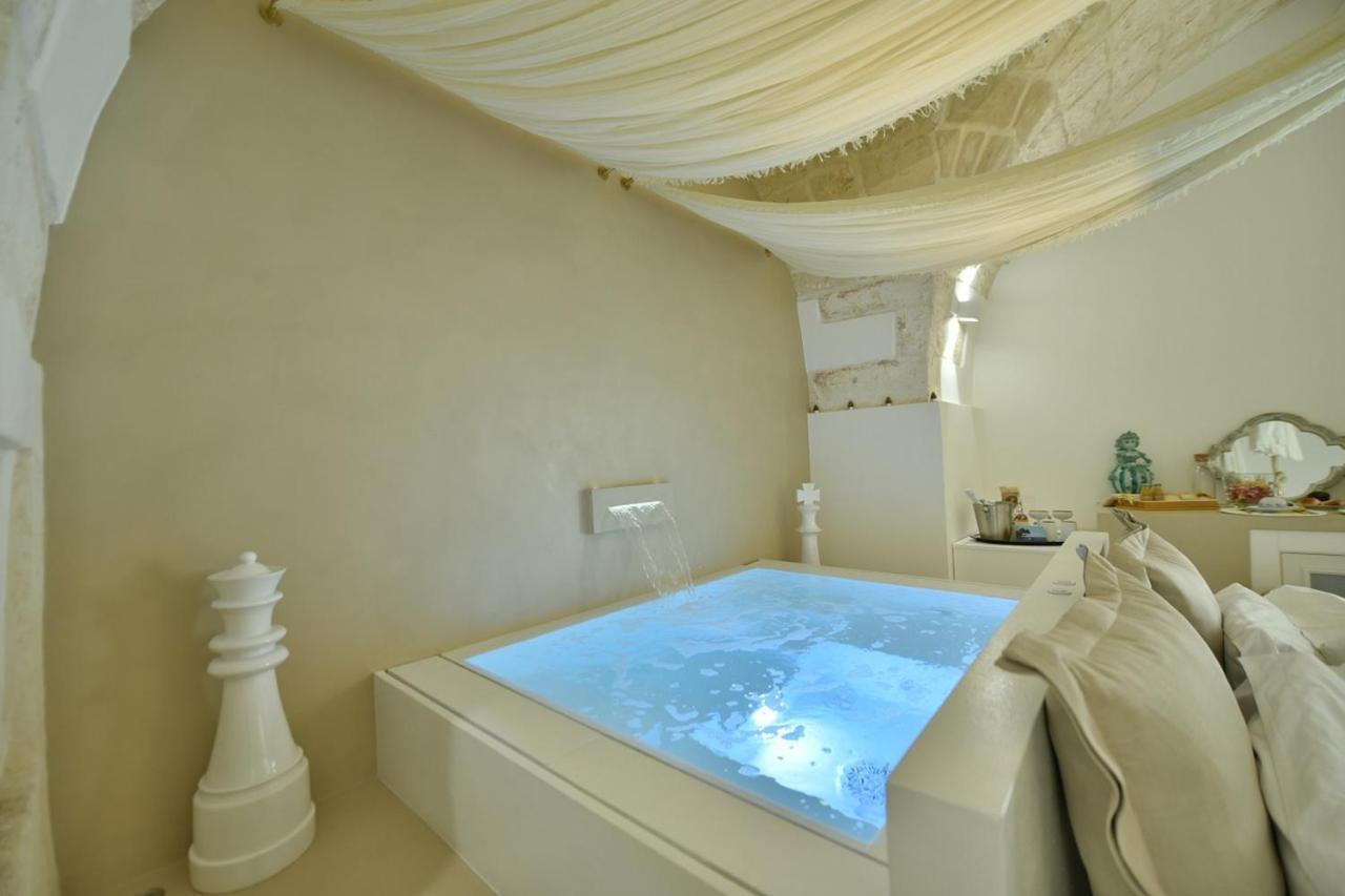 Eurydice Suite With Infinity Jacuzzi Остуни Екстериор снимка