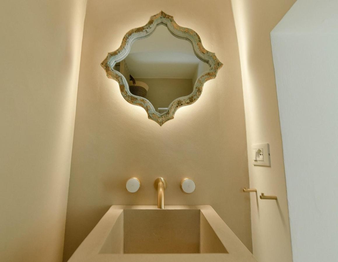 Eurydice Suite With Infinity Jacuzzi Остуни Екстериор снимка