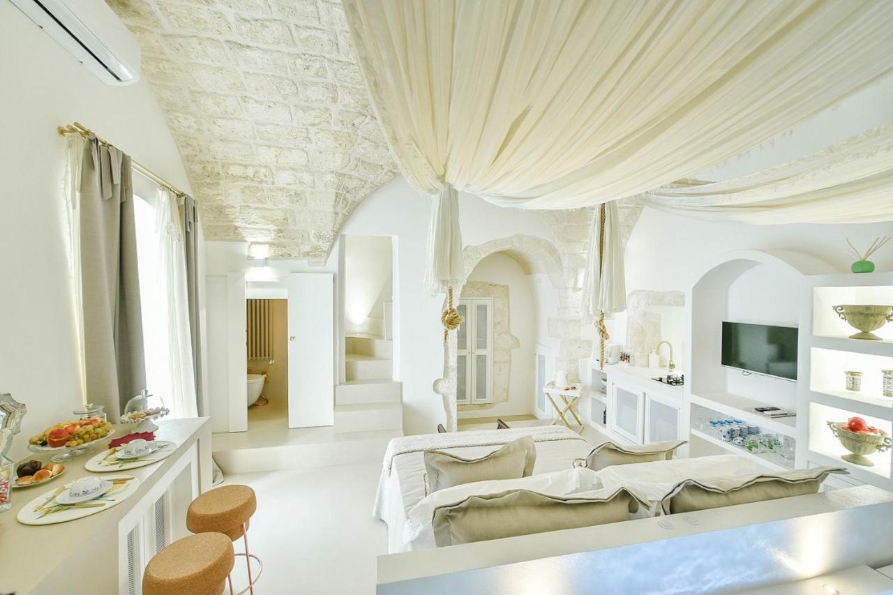 Eurydice Suite With Infinity Jacuzzi Остуни Екстериор снимка